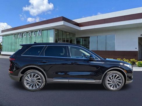 New 2026 Lincoln Corsair Reserve image 4