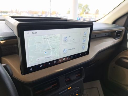 Used 2025 Ford Maverick Lariat w/ 4K Tow Package image 10