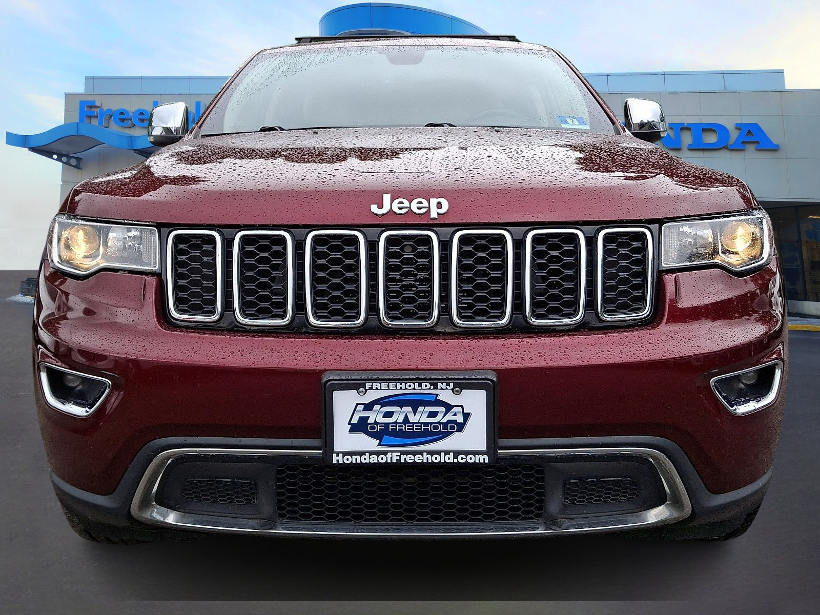 Used 2020 Jeep Grand Cherokee Limited AWD/4WD image 2