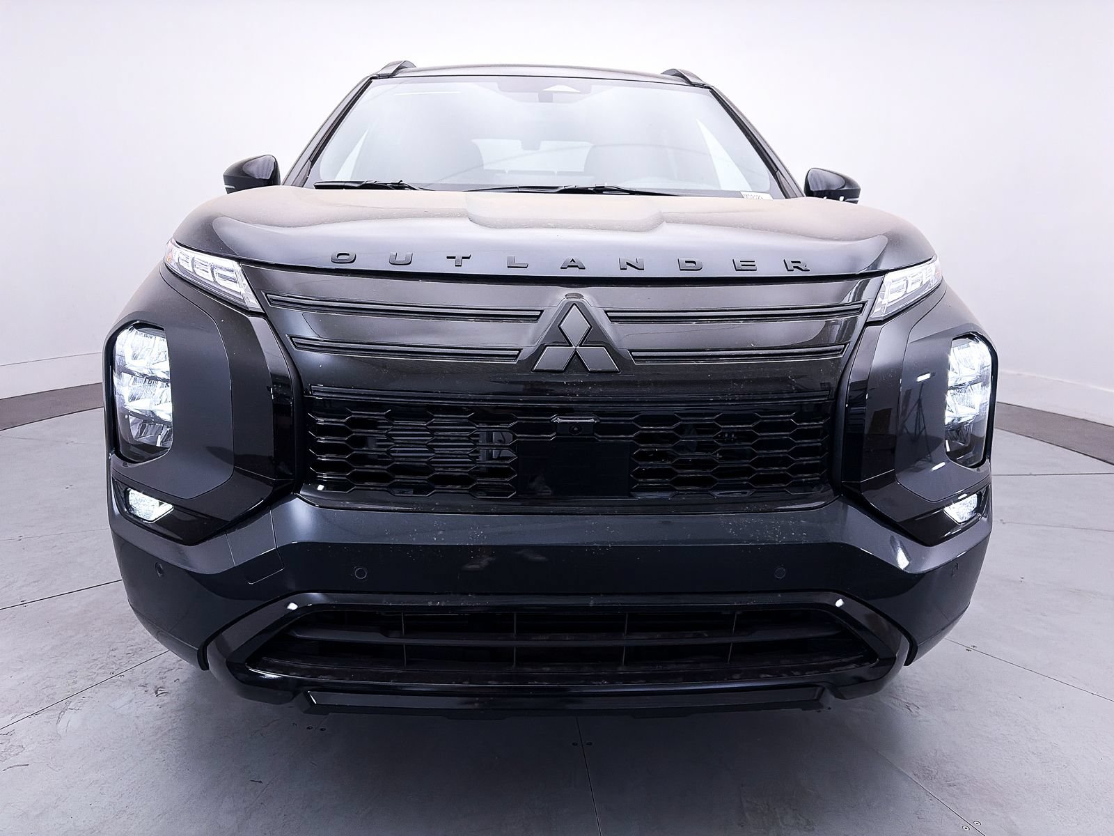 Used 2026 Mitsubishi Outlander SEL Black Edition FWD image 2