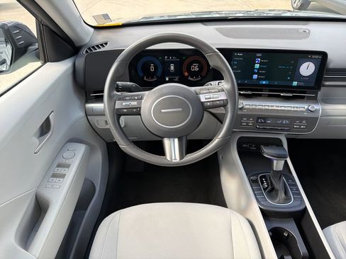 Used 2025 Hyundai Kona SEL image 16