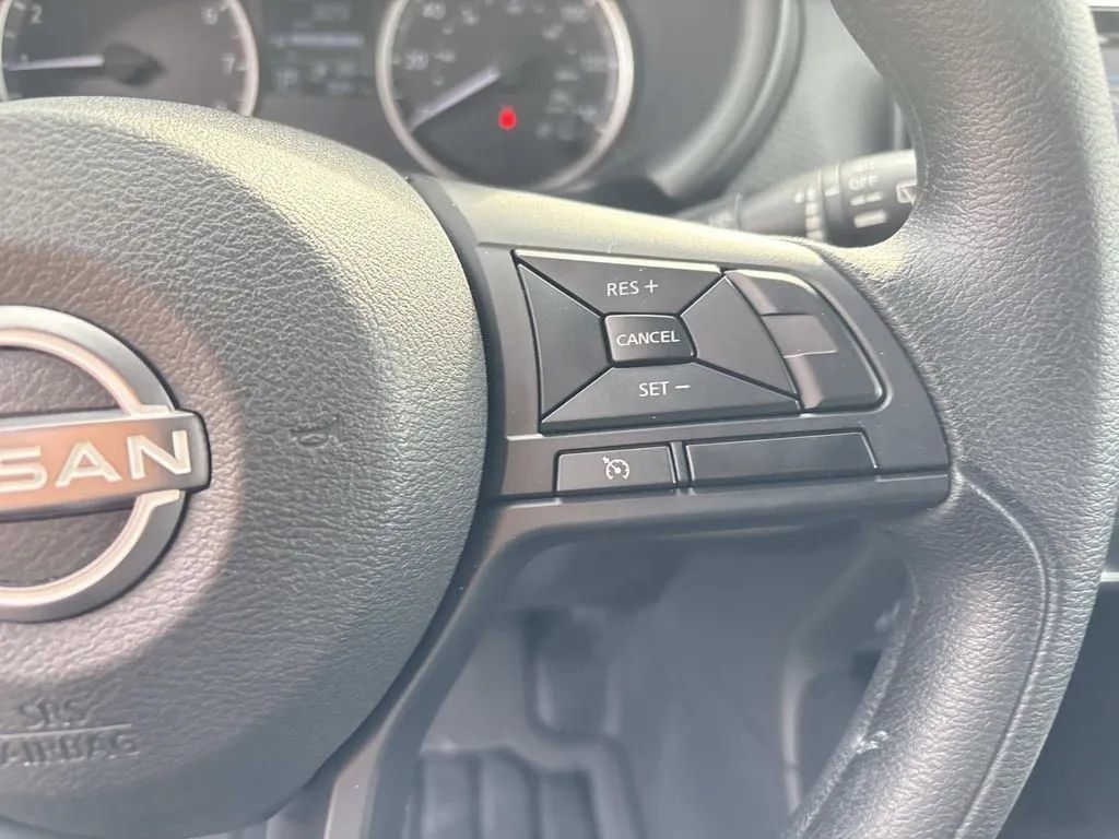 Used 2025 Nissan Kicks Play S FWD image 30