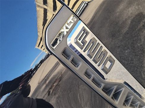 Used 2025 Ford F250 XLT w/ FX4 Off-Road Package image 29