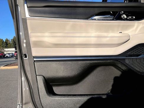 New 2026 Jeep Grand Wagoneer Summit w/ Premium Group III AWD/4WD image 28