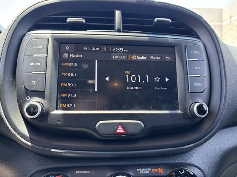 Certified 2025 Kia Soul LX w/ LX Technology Package FWD image 20