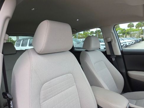 Used 2023 Honda HR-V LX image 11