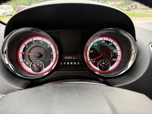 Used 2019 Dodge Grand Caravan SXT FWD image 15