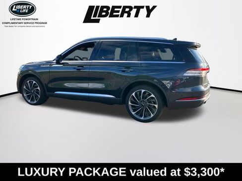Used 2023 Lincoln Aviator Reserve w/ Equipment Group 201A AWD/4WD image 3