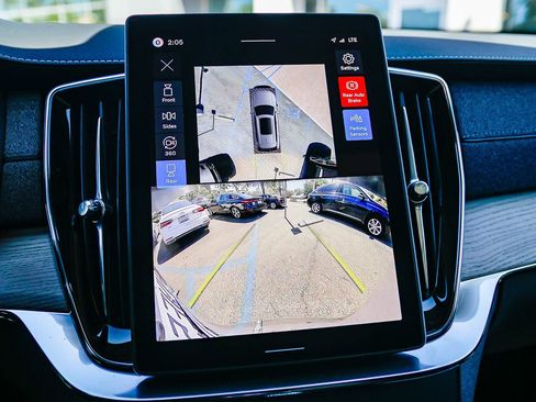 Certified 2026 Volvo XC90 B6 Plus w/ Protection Package image 29