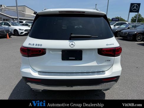Certified 2022 Mercedes-Benz GLB 250 4MATIC image 7