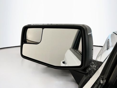 Used 2024 Chevrolet Silverado 1500 LT image 16