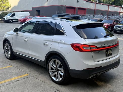 Used 2018 Lincoln MKX Reserve w/ Driver Assistance Package FWD image 12