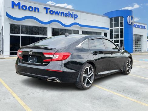 Used 2018 Honda Accord Sport image 6