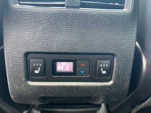 Used 2022 Mitsubishi Outlander SEL image 20