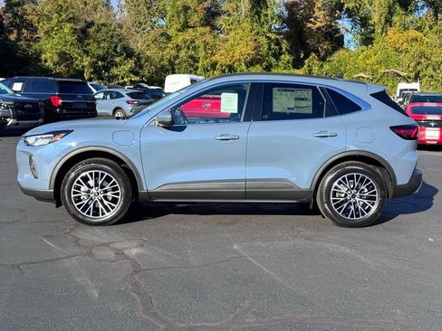 New 2026 Ford Escape SE image 3