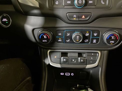 Used 2023 GMC Terrain SLE w/ Driver Convenience Package FWD image 42