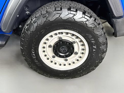 Used 2023 Jeep Wrangler Unlimited Sport AWD/4WD image 31