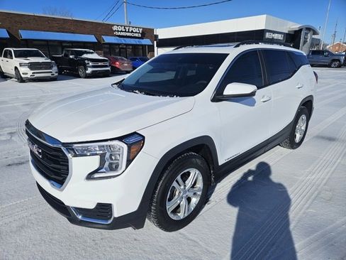 Certified 2023 GMC Terrain SLE w/ Driver Convenience Package image 3