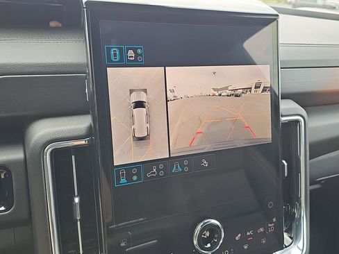 Certified 2025 GMC Yukon Denali image 18