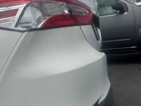 Used 2018 Toyota Camry LE FWD image 1