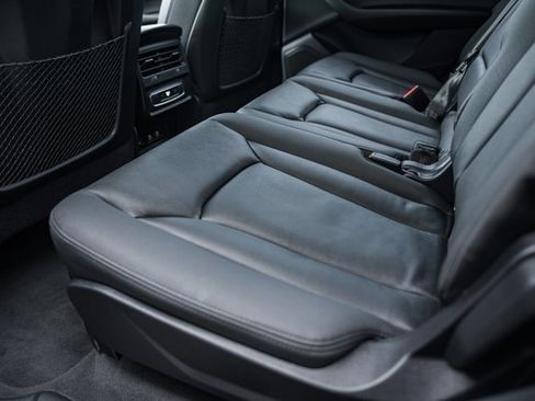 Used 2024 Audi Q7 2.0T Premium image 31