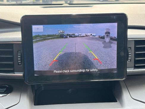 Used 2024 Ford Explorer XLT w/ Equipment Group 202A AWD/4WD image 24