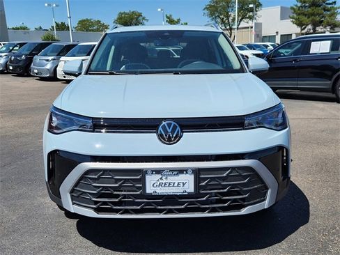 New 2025 Volkswagen Taos SE image 5