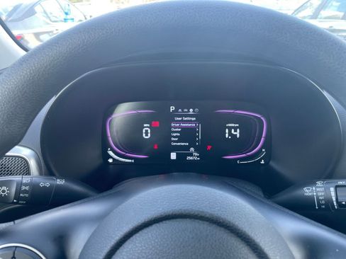 Used 2025 Kia Soul LX w/ LX Technology Package image 38