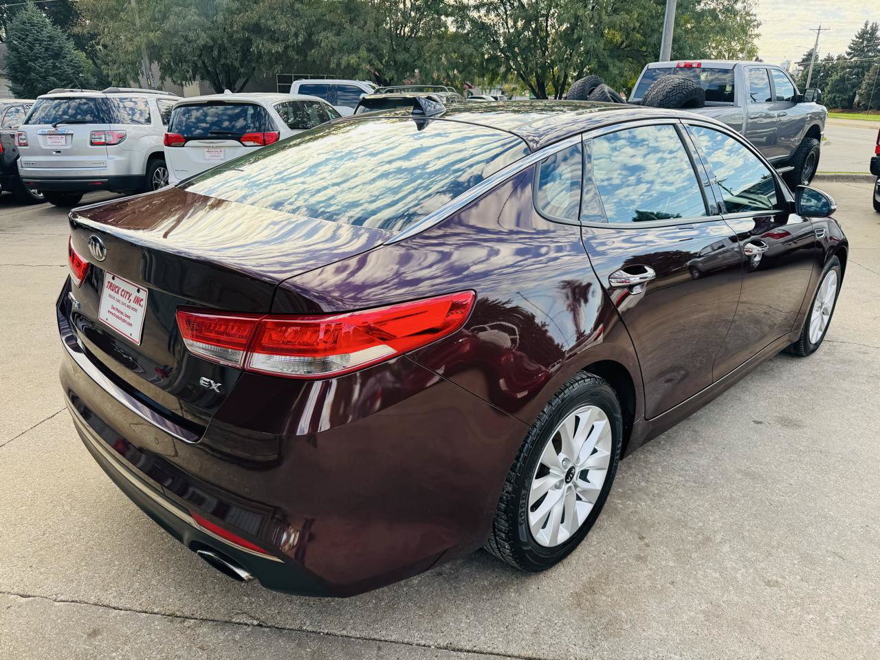 Used 2016 Kia Optima EX w/ Premium Package FWD image 3