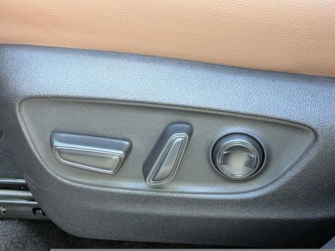 Used 2025 Toyota Grand Highlander AWD Hybrid image 26