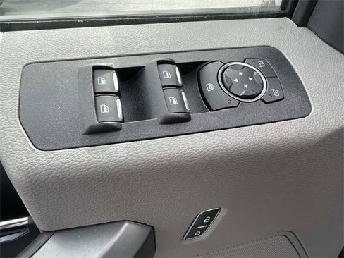 Used 2020 Ford F150 XLT w/ Equipment Group 302A Luxury image 17