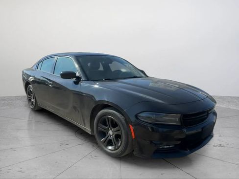 Used 2019 Dodge Charger SXT w/ Leather Interior Group RWD image 7