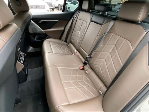 Used 2024 BMW 530i 530i w/ Convenience Package image 18