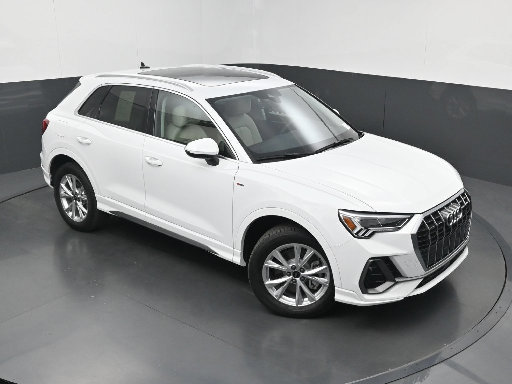 Used 2025 Audi Q3 2.0T Premium Plus w/ Premium Plus Package AWD/4WD image 31