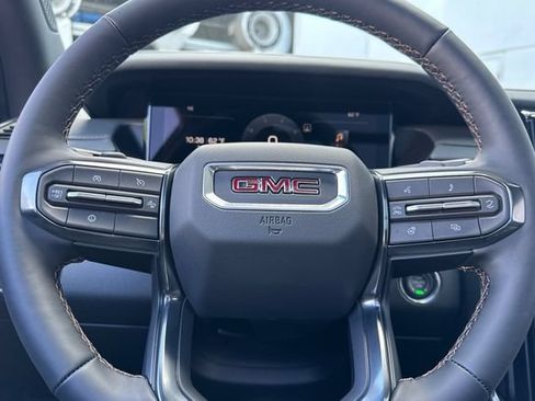 Used 2026 GMC Acadia AT4 AWD/4WD image 23