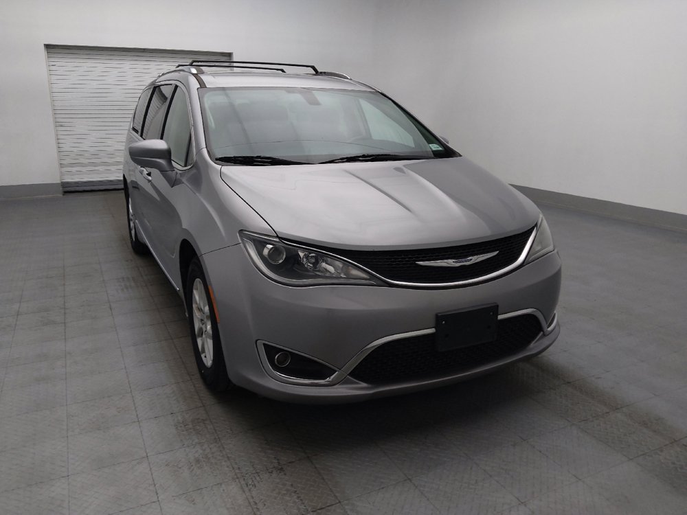 Used 2020 Chrysler Pacifica Touring-L FWD image 14