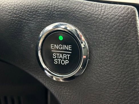 Used 2016 Ford Edge SEL image 21