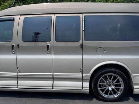 Used 2014 GMC Savana 1500 RWD image 10