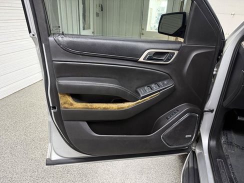 Used 2017 GMC Yukon Denali AWD/4WD image 25