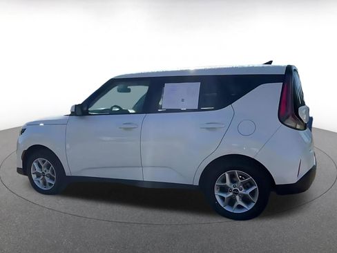 Used 2025 Kia Soul LX w/ LX Technology Package image 10