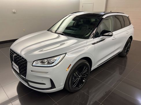 New 2026 Lincoln Corsair Reserve image 3