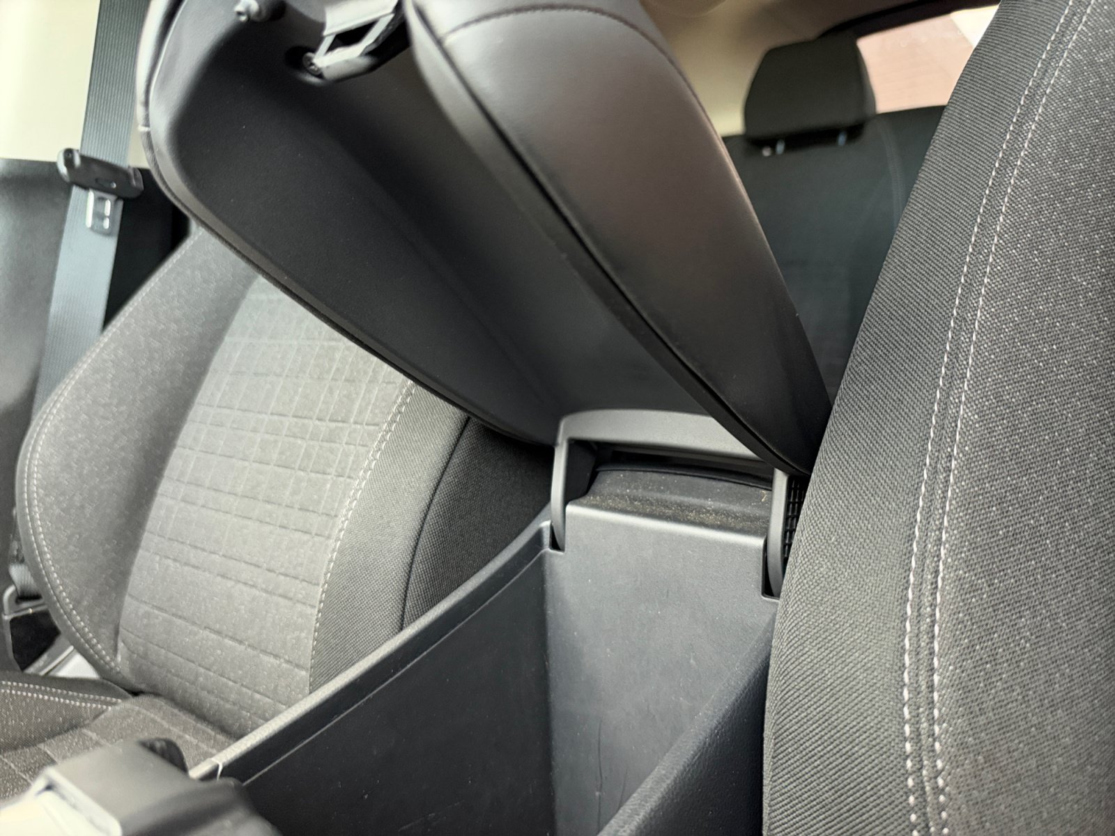 Used 2024 Honda HR-V LX image 15