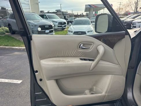 Used 2016 INFINITI QX80 4WD w/ Driver's Assistance Package image 15
