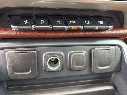 Used 2017 Chevrolet Silverado 3500 High Country w/ Duramax Plus Package image 18