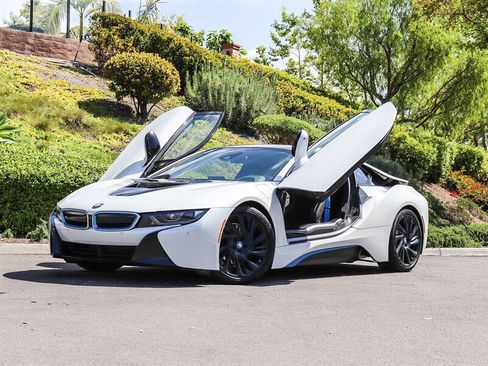 Used 2017 BMW i8 image 2