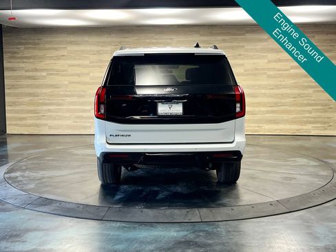 Used 2025 Ford Expedition Platinum w/ Stealth Appearance Package AWD/4WD image 18