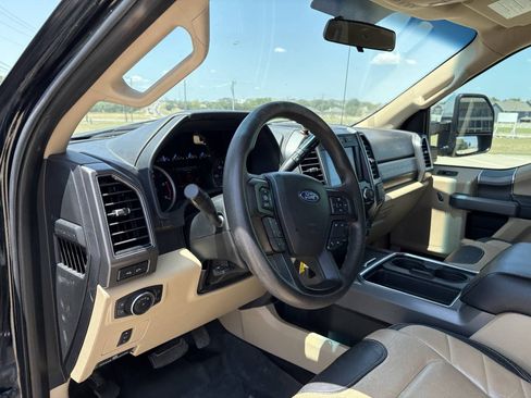 Used 2019 Ford F250 XLT w/ XLT Premium Package AWD/4WD image 15