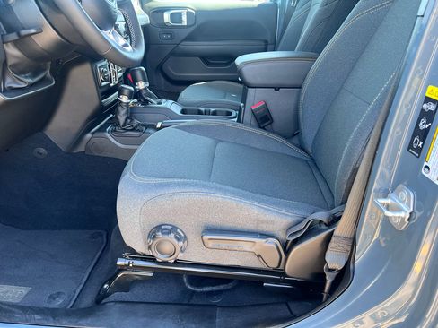 Used 2025 Jeep Wrangler Sahara w/ Safety Group image 21