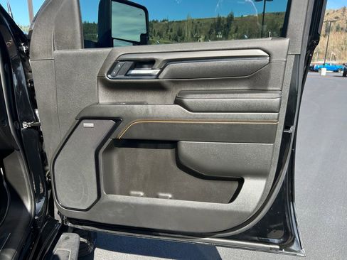 Used 2025 GMC Sierra 2500 AT4 w/ AT4 Premium Plus Package AWD/4WD image 27