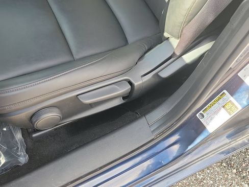 Used 2024 MAZDA MAZDA3 s FWD image 17